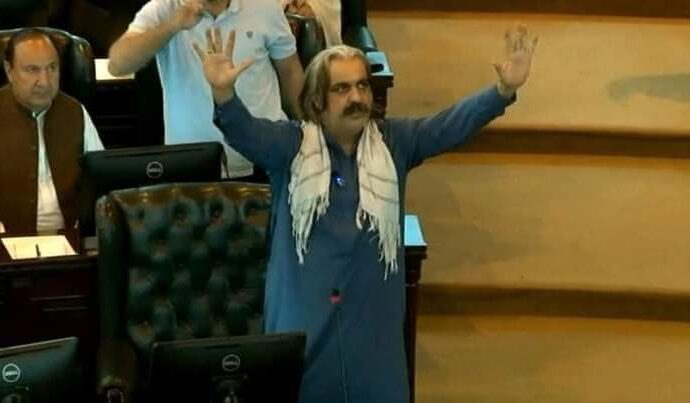 وزیر اعلیٰ کے پی کے علی امین گنڈا پور اچانک کے پی کے اسمبلی پہنچ گئے