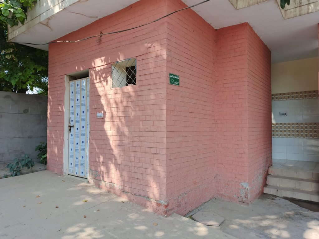 کمپنی باغ میں خصوصی افراد کے لئے بنائے گئے پبلک ٹائلٹ کو تالا لگا دیا گیا