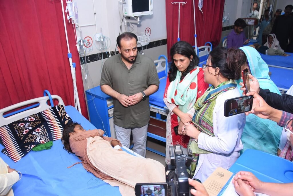 صوبائی وزیر صحت خواجہ عمران نذیر اور سیکرٹری صحت نادیہ ثاقب کے مختلف ہسپتالوں کے دورے