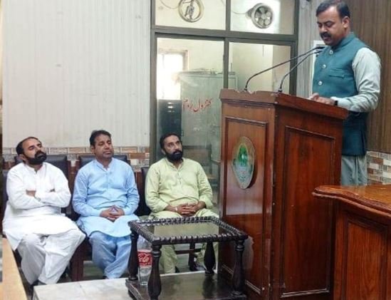 اسسٹنٹ کمشنر کا یونین کونسل سیکرٹریز سے ستھرا پنجاب مہم پر پیش رفت کا جائزہ