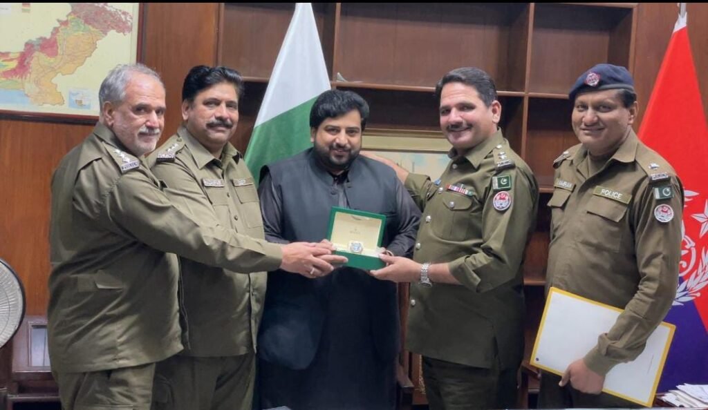پولیس نے روات کے شہری کی 50 لاکھ مالیت کی قیمتی گھڑی برآمد کر لی .
