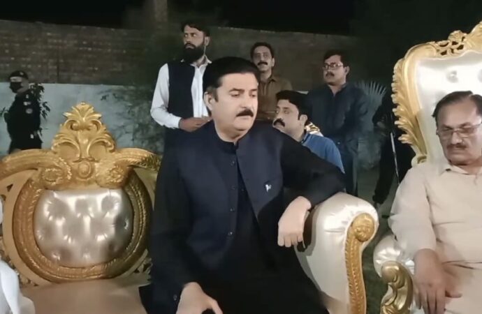 نہیں سمجھتا کہ امریکی صدر ڈونلڈ ٹرمپ کے جیتنے سے بانی پی ٹی آئی کی رہائی ہوگی ،فیصل کریم کنڈی