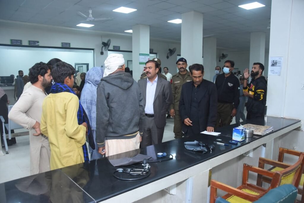 ڈپٹی کمشنر علی اکبر بھنڈر نے ڈسٹرکٹ ہیڈکوارٹر ہسپتال کا تفصیلی دورہ