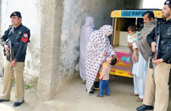 کرک،انسدادپولیوٹیم پرحملے میں ایک پولیس اہلکارشہید