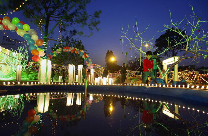 دنیا بھر کی طرح پاکستان میں مسیحی برادری آج کرسمس منا رہی ہے