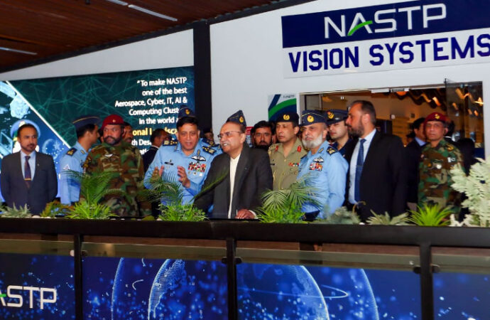 صدرمملکت نے پی اےایف کی جنگی چیلنجز سے نمٹنےکی کوششوں کو سراہا