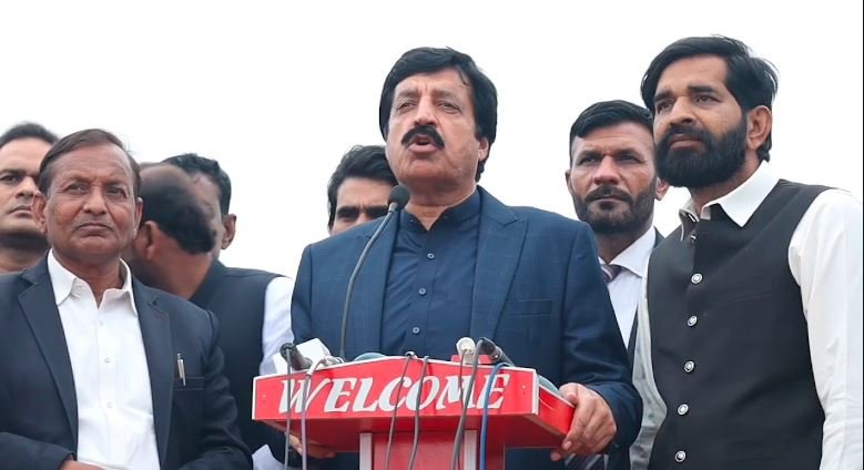 کسی سے منت کر کے نہیں بلکہ اپنی ہمت،محنت، جوش اور دلیری سے بلاول بھٹو کو ملک کا وزیر اعظم بنانا ہے۔گورنر سردار سلیم حیدر خان