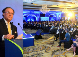 قومی معیشت استحکام کی جانب بڑھ رہی ہے:اورنگزیب