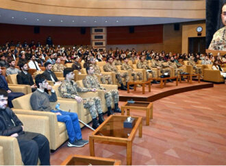 آرمی چیف جنرل سید عاصم منیر کا طلبہ سے خطاب، تعلیمی میدان میں اعلیٰ کارکردگی پر زور