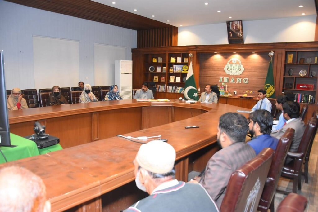 اساتذہ طالبعلموں کی قابلیت اور استعداد کار بڑھانے کےلئے ان پر بھر پور توجہ مرکوز کریں۔ڈپٹی کمشنر