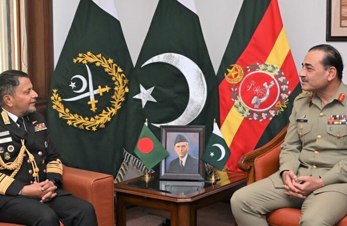 پاکستان اور بنگلہ دیش کی مسلح افواج کے درمیان دفاعی تعاون پر تبادلہ خیال