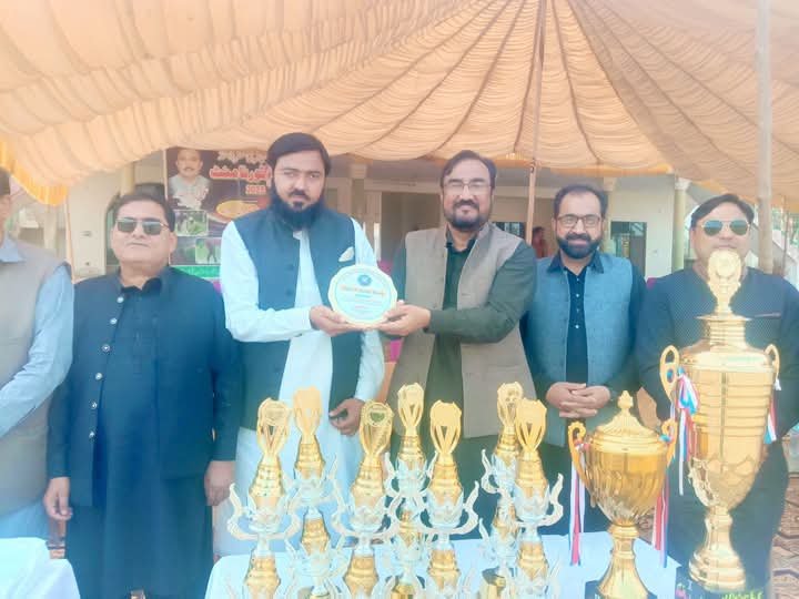 الخدمت فاؤنڈیشن کی جانب سے بلائنڈ کرکٹرز کی حوصلہ افزائی کے لئے شلیڈز پیش کی گئیں