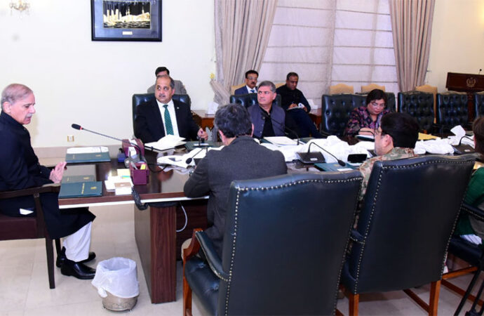 عوام کو بجلی کی قیمتوں میں ریلیف دینے کیلئے جلد پیکج کا اعلان کیا جائیگا، وزیراعظم