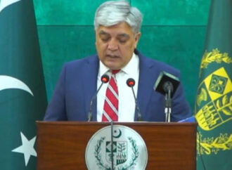 پاکستان کا افغان حکومت سے ٹرین حملے کے ذمہ داران کوکٹہرے میں لانے کا مطالبہ