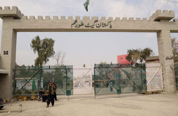 طور خم بارڈر کو تجارتی سرگرمیوں کے لئے کھول دیا گیا