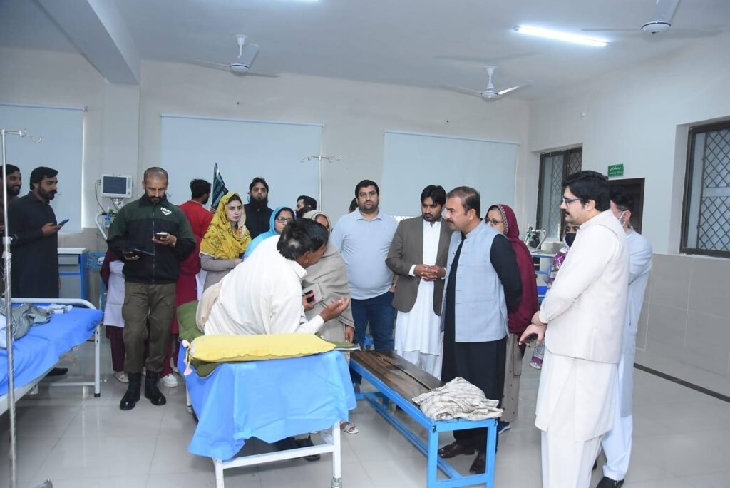 ڈپٹی کمشنر علی اکبر بھنڈر نے ڈسٹرکٹ ہیڈکوارٹر ہسپتال کا دورہ