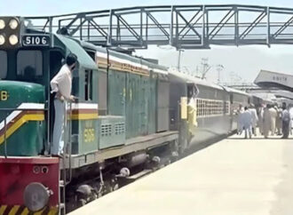 جعفر ایکسپریس پر دہشتگردوں کا حملہ، مسافروں کو یرغمال بنالیا