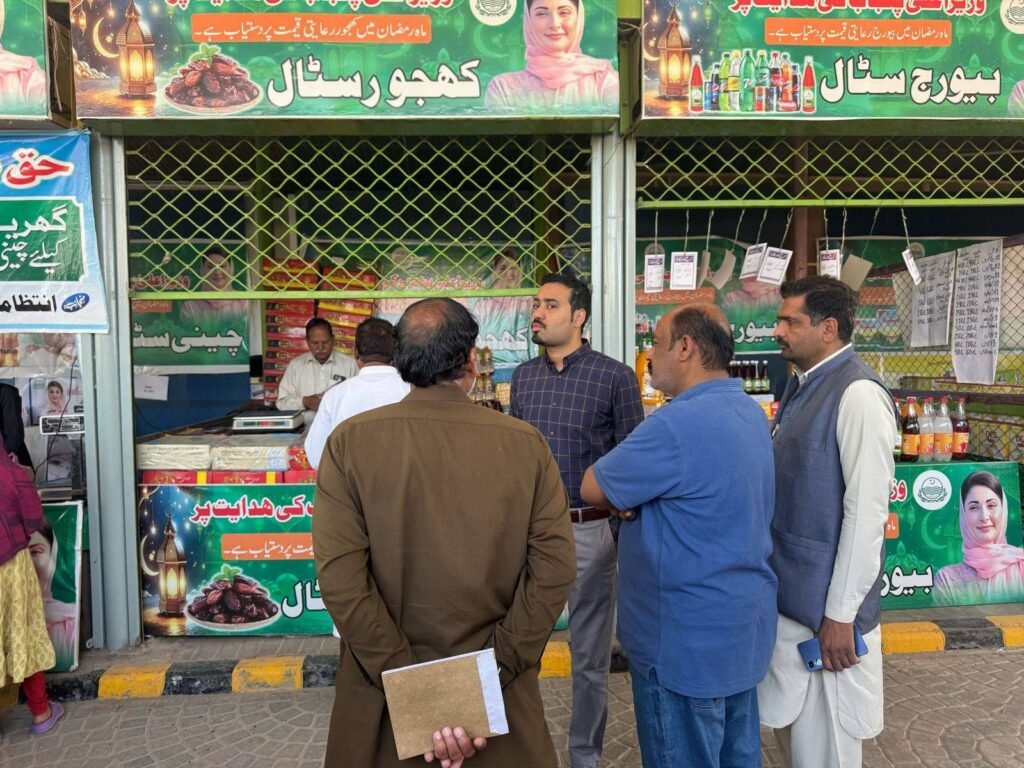 اسسٹنٹ کمشنر جھنگ نے رمضان بازار کا دورہ
