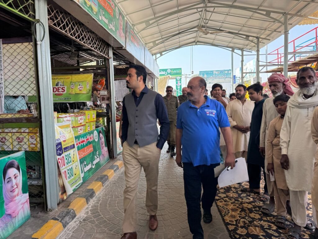 اسسٹنٹ کمشنر جھنگ نے رمضان بازار کا دورہ کیا