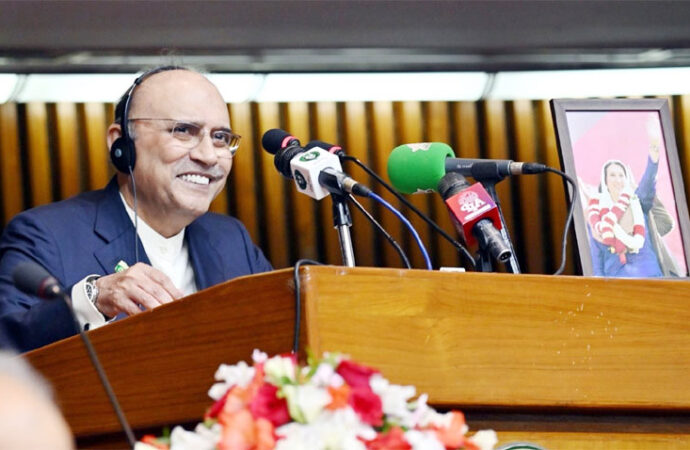 سیاسی اختلافات کو بالائے طاق رکھ کر ملک کیلئے كام کرنا ہوگا، صدر آصف علی زرداری