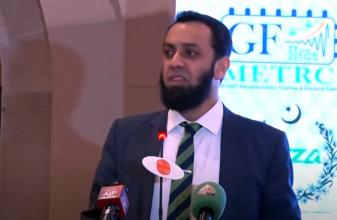 حکومت نے دانشمندانہ پالیسیوں کے ذریعے ملک کو بحران سے نکال لیا، وزیراطلاعات