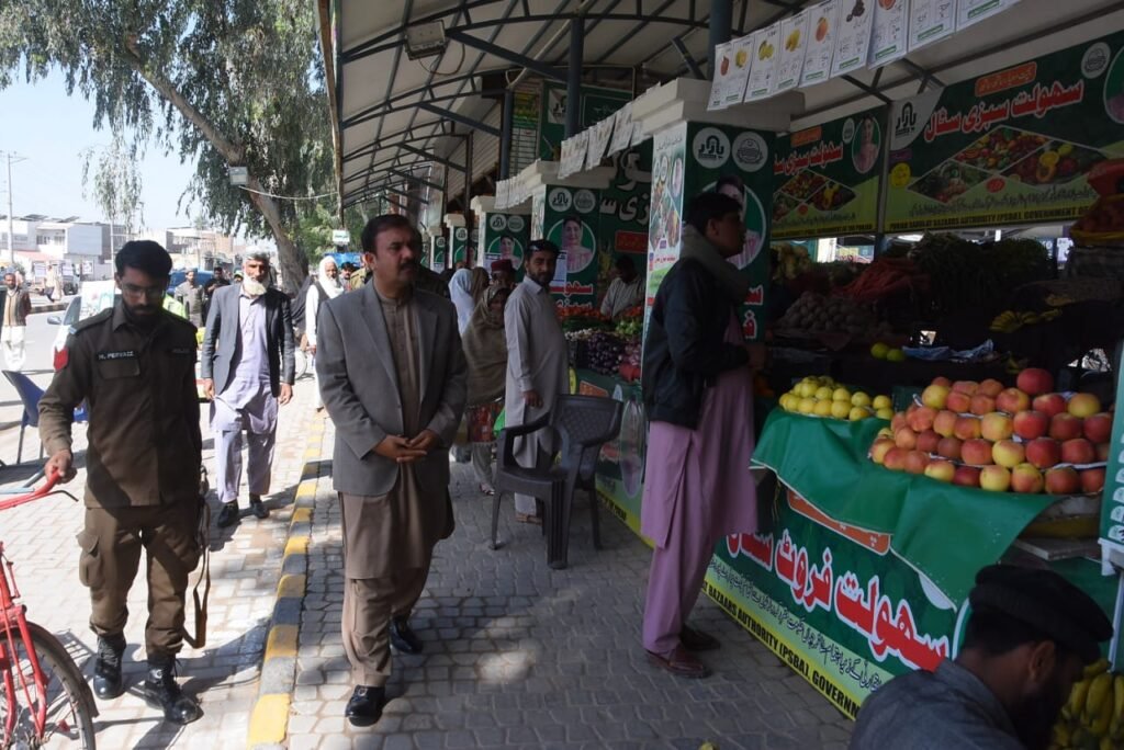 ڈپٹی کمشنر علی اکبر بھنڈرکا رمضان بازار دورہ