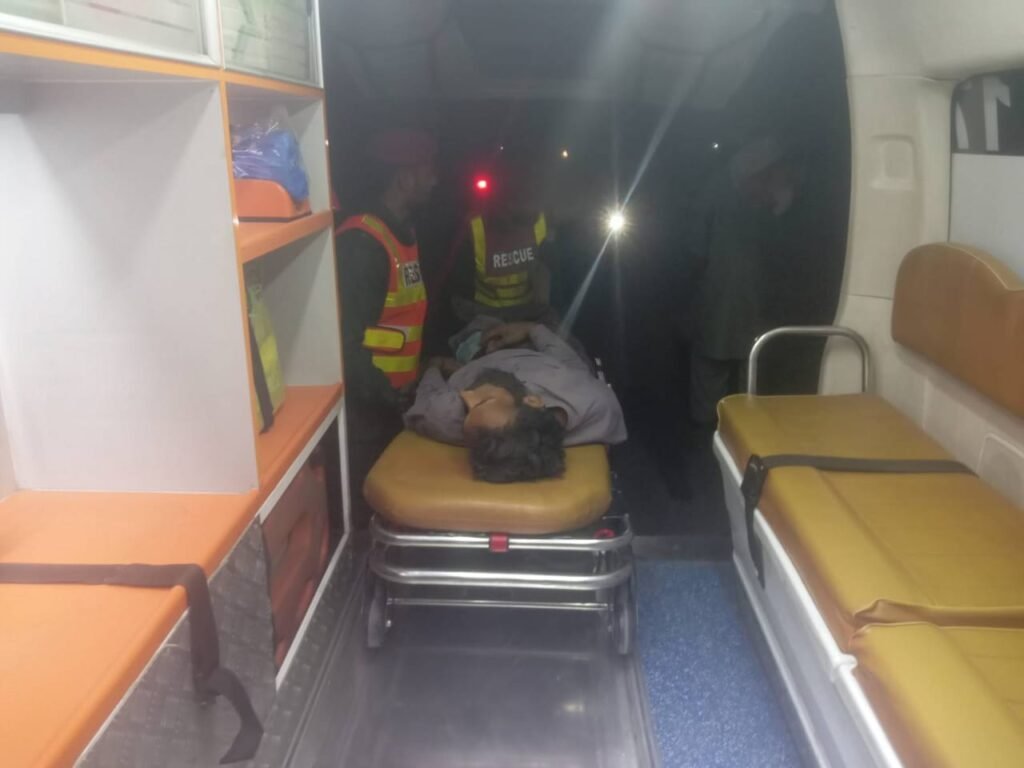 ریسکیو1122 جھنگ نے گزشتہ ماہ فروری میں 6370ایمرجنسیز پر ریسپانس کرتے ہوئے 6410 افراد کو ریسکیو کرکے ہسپتال منتقل کیا۔