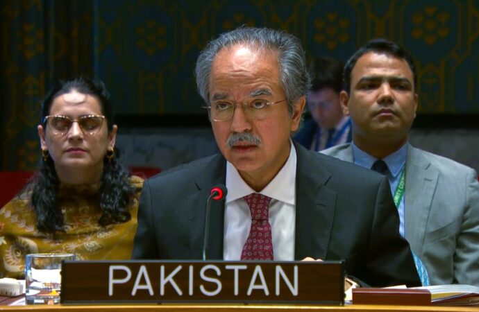 پناہ گزینوں کے بحران پر عالمی ردعمل ناکافی اور تشویشناک ہے، پاکستان