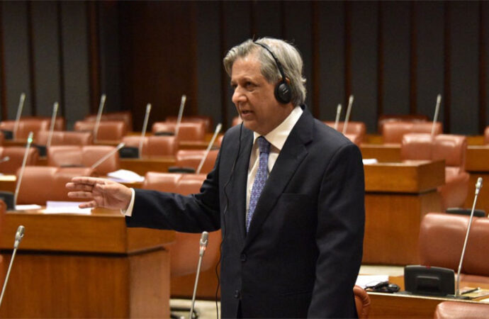 نہروں کا مسئلہ آئین کے مطابق حل کیا جائے گا،وفاقی وزیرقانون