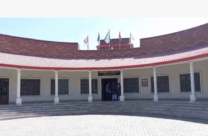 جانئے جھنگ کی پہلی جدید لائبریری کا احوال