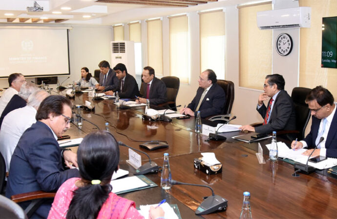 وزیر خزانہ کا شفاف و ترقیاتی اقتصادی پالیسیوں کے عزم کا اعادہ