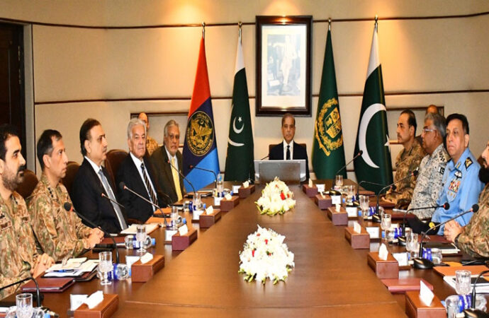 وزیراعظم کا آئی ایس آئی ہیڈکوارٹرز کا دورہ، قومی مفادات کے تحفظ میں ادارے کے کردار کو سراہا
