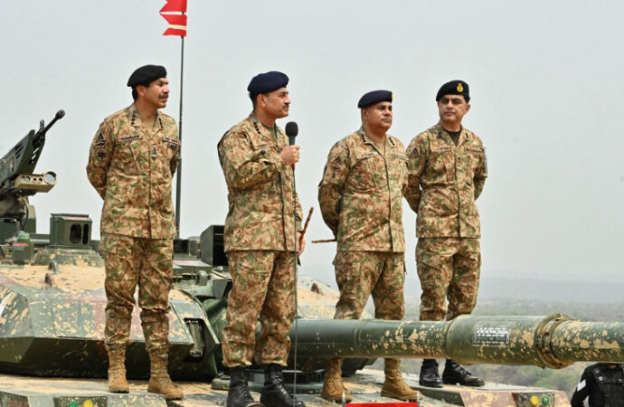 بھارت کی فوجی مہم جوئی کا فوری اوردندان شکن جواب دیاجائیگا،آرمی چیف