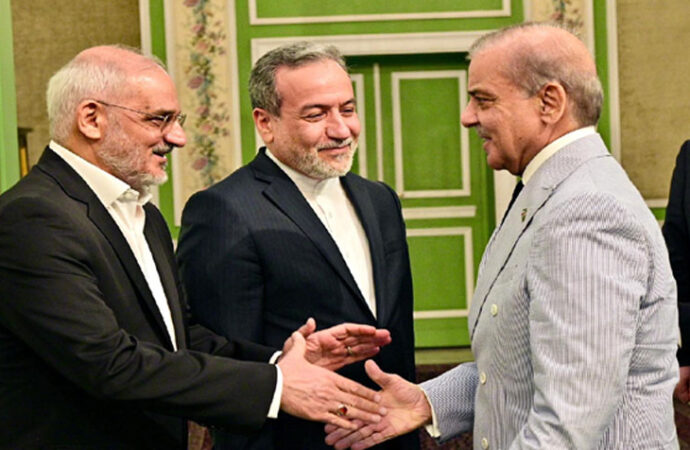 پاکستان اورایران کا مختلف شعبوں میں دوطرفہ تعاون بڑھانے پراتفاق