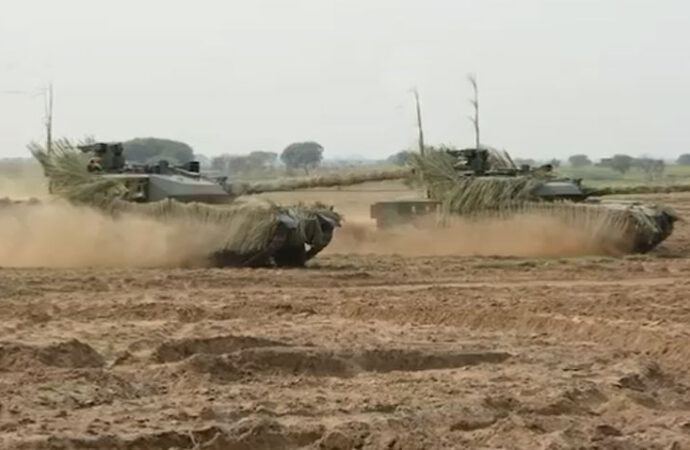 پاک فو ج جنگی مشقوں کی تیاریوں میں مصروف عمل