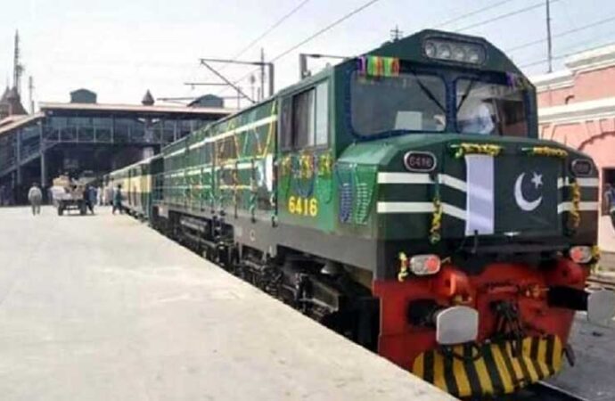 پاکستان ریلوےعید پرمسافروں کی سہولت کیلئے5خصوصی ٹرینیں چلائے گا