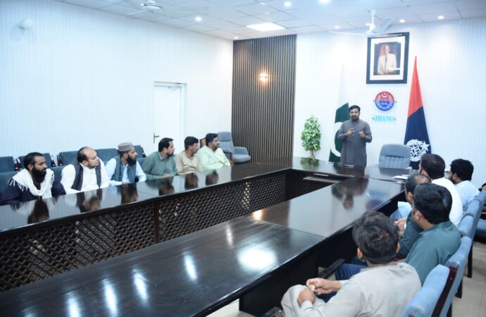 جھنگ پولیس سکیورٹی کے مؤثر اقدامات کیلئے سرگرم، ہوٹلز، فیکٹریز اور بس اڈہ مالکان کیساتھ میٹنگز