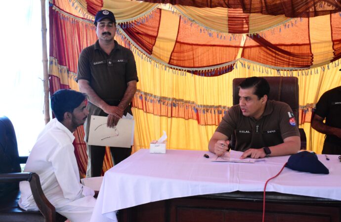 ڈی پی او کیپٹن (ر) بلال افتخار کیانی کی تھانہ مسن میں کھلی کچہری،