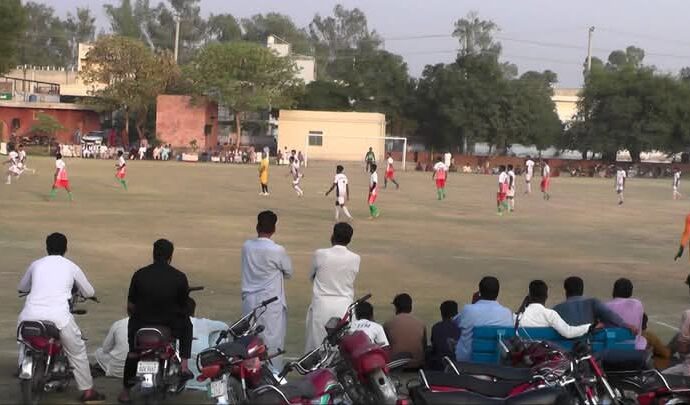 ڈسٹرکٹ فٹبال ایسوسی ایشن اور محکمہ کھیل کے زیراہتمام فٹبال ٹورنامنٹ جھنگ آزاد کلب نے جیت لیا