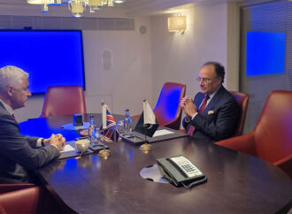 وزیرخزانہ کی اقتصادی اصلاحات کیلئے سٹینڈرڈ چارٹربینک کے تعاون کی تحسین