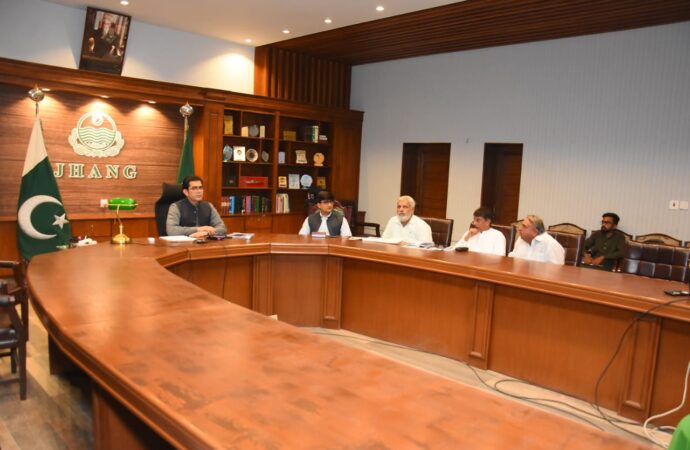 ریونیو ریکوریز اور پلس پراجیکٹ پر عملدرآمد کا جائزہ لینے کے حوالہ سے ایڈیشنل ڈپٹی کمشنر ریونیو ڈاکٹر امتیاز محسن کی زیر صدارت اجلاس۔