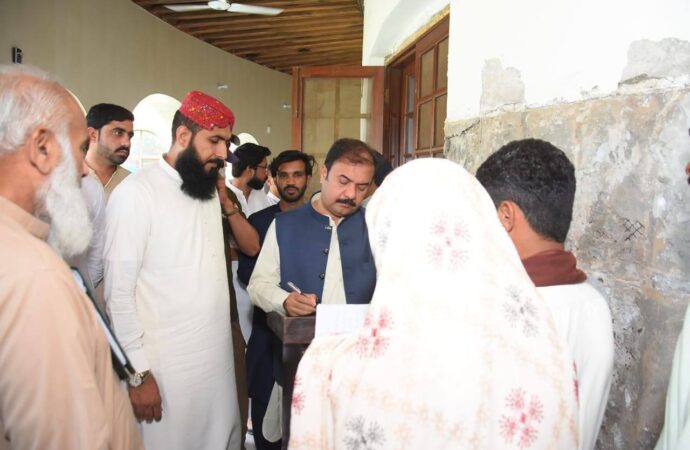 تمام ادارے عوامی مسائل کے حل کے لئے کمر بستہ رہیں،علی اکبر بھنڈر