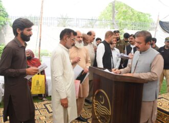 عوامی مسائل کے حل کےلئے ریونیو عوامی خدمت سروسز میں تمام ریونیو افسران ایک چھت تلے موجودہیں،ڈپٹی کمشنر