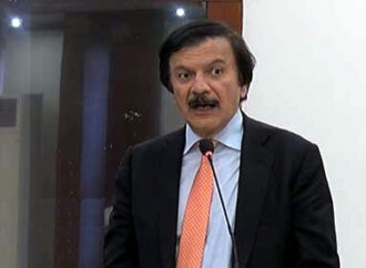 ای وی پالیسی سے فضائی آلودگی میں نمایاں کمی آئے گی،ہارون اختر