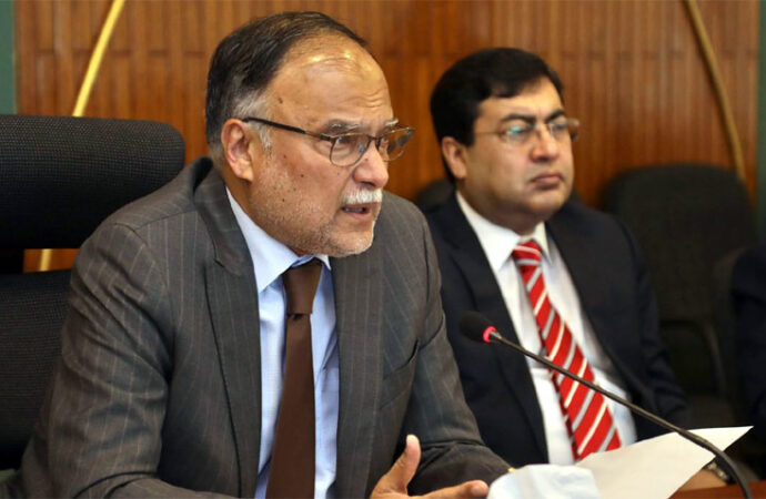 احسن اقبال کا ٹیکس کے فروغ کیلئے حکومت و عوام کی مربوط کوششوں پر زور