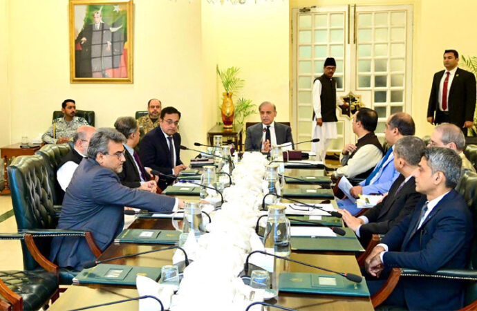 وزیراعظم کی پی این ایس سی کے بیڑے میں اضافے کیلئے لیزپربحری جہازلینے کی ہدایت