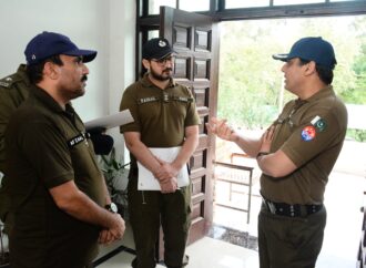 ڈی پی او کیپٹن (ر) بلال افتخار کیانی کا تھانہ سیٹلائٹ ٹاؤن کا سرپرائز وزٹ