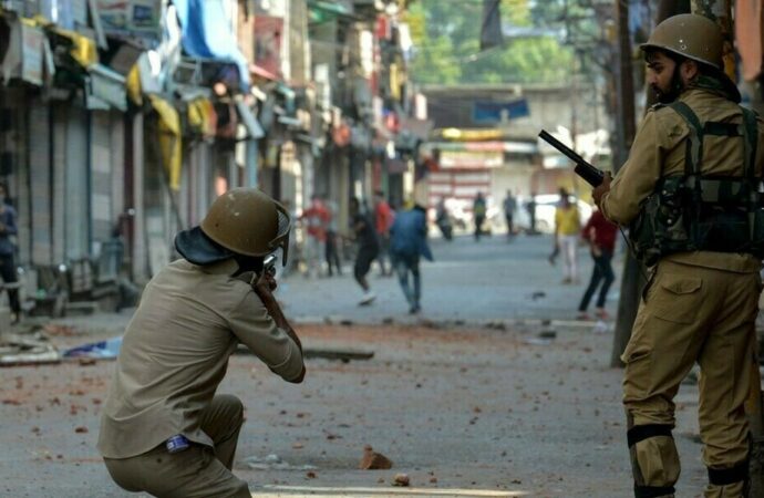 مقبوضہ کشمیرمیں قابض انتظامیہ کی عوام دشمن پالیسیوں کے خلاف مظاہرے