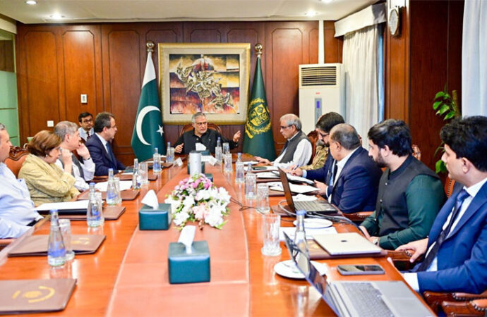 نائب وزیراعظم کا سرمایہ کاری کیلئےسازگار ماحول پیدا کرنےکےعزم کااعادہ