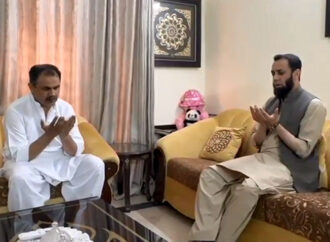 وزیر اطلاعات کی جی ایم پی ٹی وی لاہور کے گھر آمد، والد کے انتقال پر تعزیت